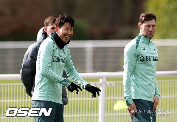 [사진] 손흥민과 벤 데이비스 ⓒGettyimages(무단전재 및 재배포 금지)