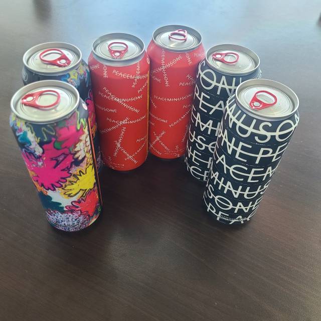 오쪽부터 피스마이너스원 하이볼 1탄, 2탄 레드, 3탄 데이지.