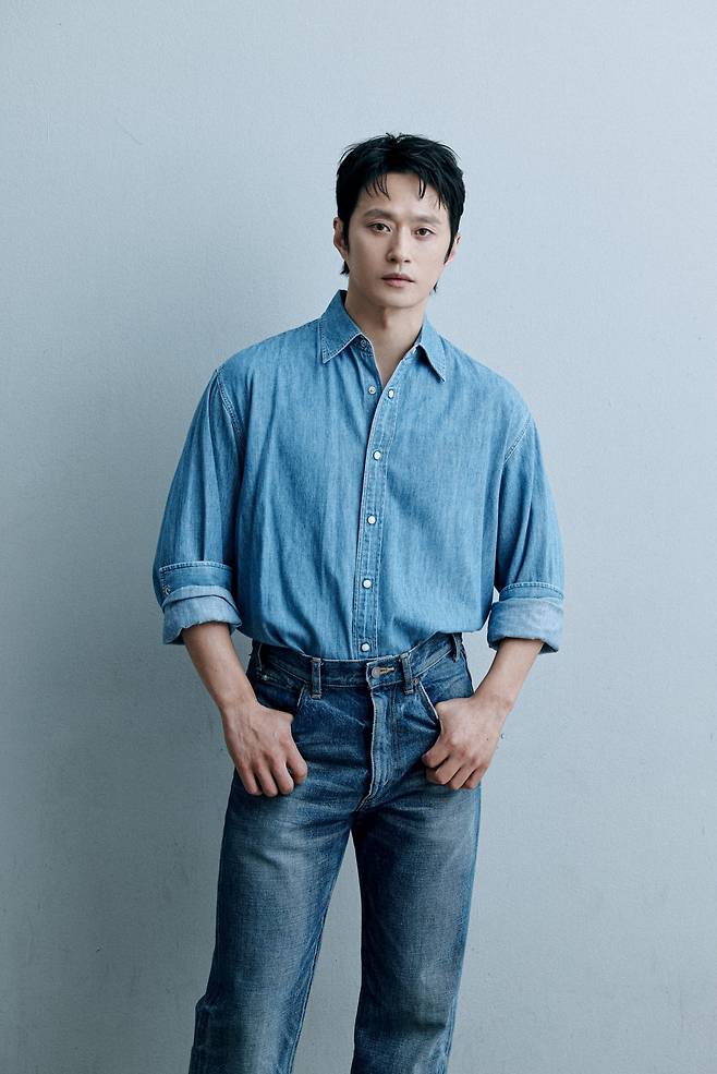 배우 김성규 컴퍼니온