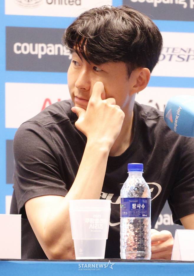 2일 쿠팡플레이 기자회견에 나선 손흥민. /사진=김진경 대기자