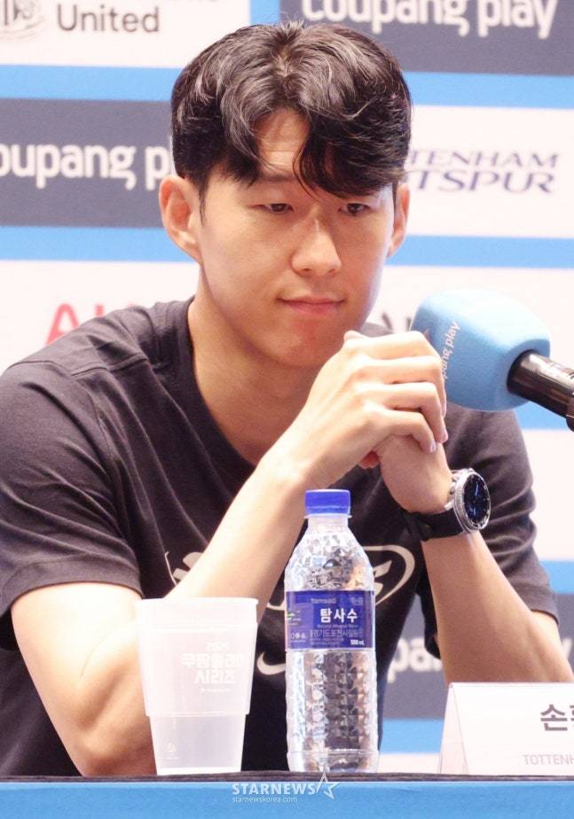 2025 쿠팡플레이 시리즈 토트넘 홋스퍼 FC 기자회견이 2일 서울 여의도 TWO IFC 3층 The Forum에서 열렸다.  토트넘 홋스퍼 손흥민이 기자들의 질문에 답하고 있다. /사진=김진경 대기자.