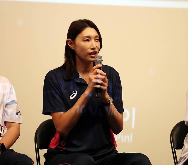 흥국생명 팬 미팅에 어드바이저로 참석한 김연경  [흥국생명 배구단 제공. 재판매 및 DB 금지]