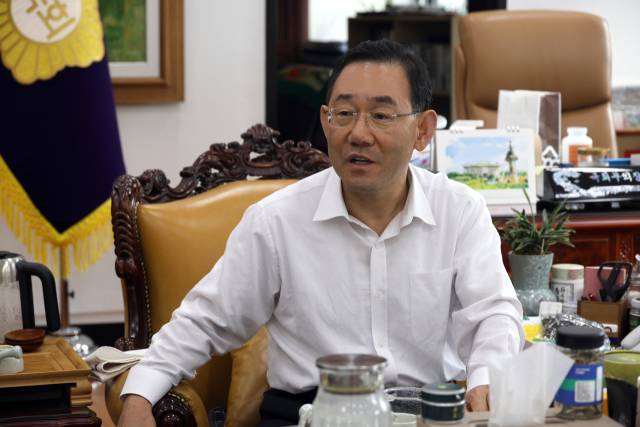 주호영 국회부의장이 지난달 30일 국회부의장실에서 매일신문과 인터뷰하고 있다. 주호영 국회부의장실 제공