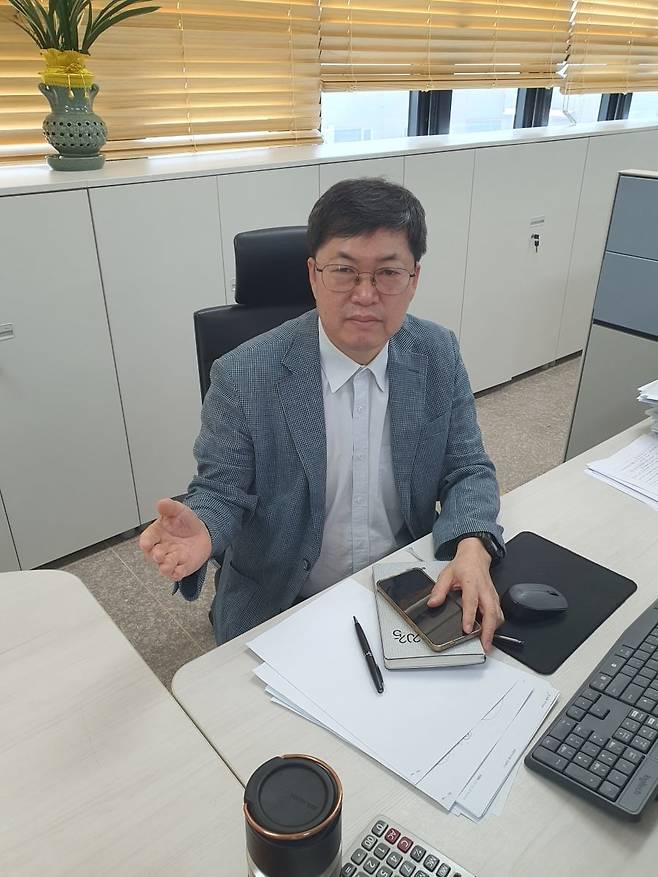박성수 전무가 하반기 사업계획을 설명하고 있다. 천안=윤현주 기자