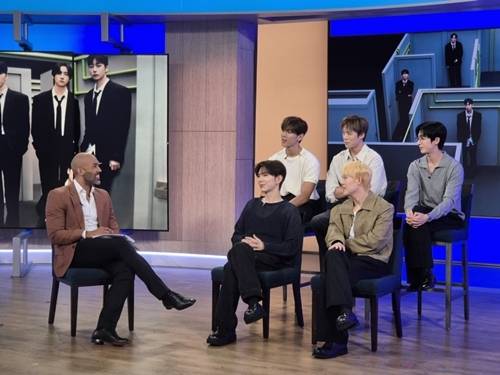 몬스타엑스(MONSTA X)가 미국 대표 아침 뉴스 프로그램에 출연해 컴백 열기를 달궜다.