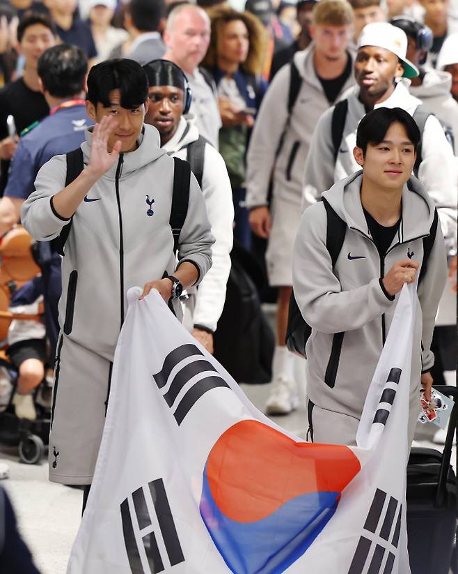 토트넘 홋스퍼 손흥민, 양민혁. 사진=연합뉴스