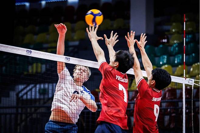 2025 국제배구연맹(FIVB) U-19 세계선수권대회를 8위로 마감한 한국 U-19 남자 배구대표팀. FIVB 홈피 캡처