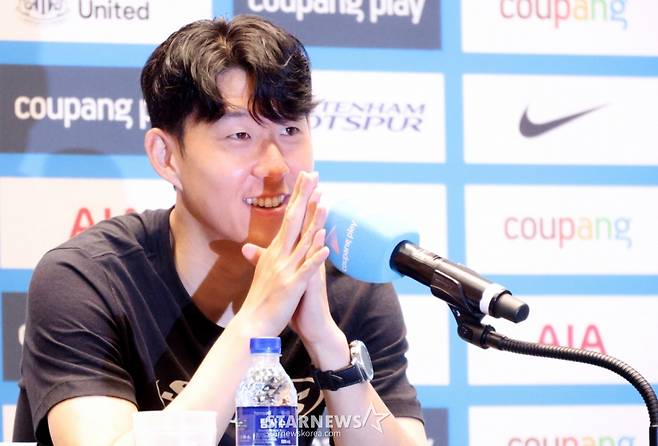 2025 쿠팡플레이 시리즈 토트넘 홋스퍼 FC 기자회견이 2일 서울 여의도 TWO IFC 3층 The Forum에서  열렸다.  토트넘 홋스퍼 손흥민이 기자들의 질문에 답하고 있다. /사진=김진경 대기자