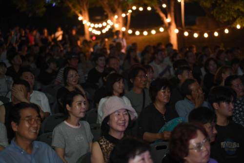 2025 양구수목원 사운드 오브 포레스트가 지난 2일 양구수목원 특설무대에서 열려, 자연과 어우러진 감성적인 공연으로 관객들에게 힐링의 시간을 선사했다. 양구수목원 야간개장은 오는 24일까지 매주 토요일과 일요일, 오후 6시부터 10시까지 운영되며, 해당 시간대에는 무료로 입장할 수 있다.