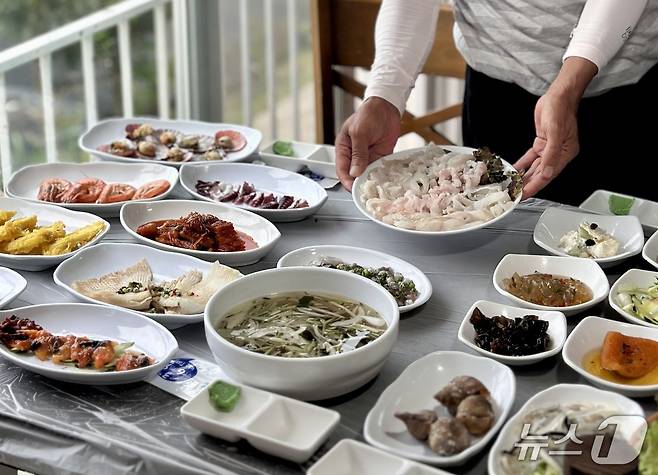 1박 3식을 제공하는 이수도 민박집ⓒ News1 윤슬빈 기자