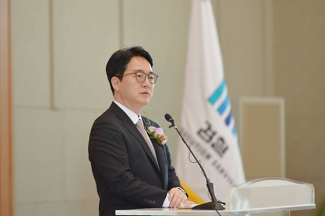 심우정 검찰총장이 지난달 2일 서울 서초구 대검찰청에서 열린 퇴임식에서 퇴임사를 하고 있다. /뉴스1