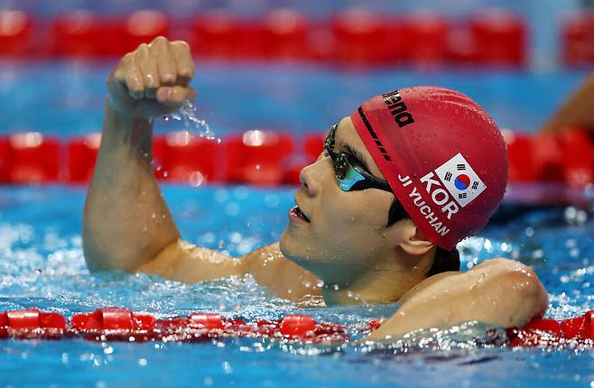 지유찬이 2025 세계수영연맹 세계선수권 남자 자유형 50m 준결승 경기를 마친 뒤 자신감을 드러내고 있다. 칼랑/로이터 연합뉴스
