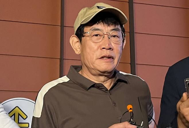 이경규가 지난 6월24일 서울 강남경찰서에서 약물 운전 혐의 관련 조사를 마친 뒤 취재진 질문에 답하고 있다. /사진=뉴스1