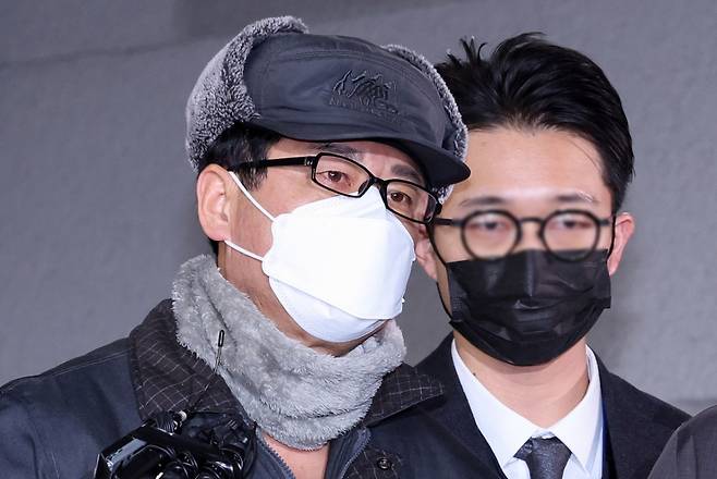 12·3 비상계엄 사태를 사전에 모의한 혐의를 받는 노상원 전 정보사령관이 지난해 12월24일 서울 은평구 서부경찰서에서 검찰로 송치되고 있다. /사진=뉴스1