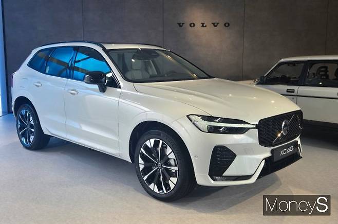 볼보자동차코리아가 브랜드 역사상 최다 판매를 기록한 'XC60'의 부분변경 모델 '신형 XC60'을 출시한다. /사진=김이재 기자