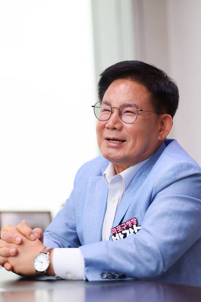[서울=뉴시스]박강수 마포구청장.