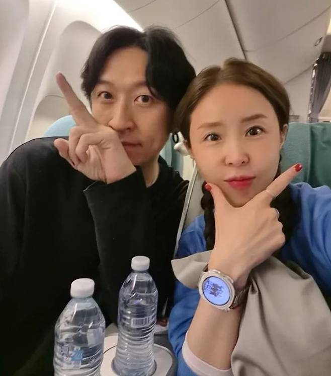 [서울=뉴시스] 혼성그룹 '코요태' 멤버 신지(44·이지선)가 호주 시드니 콘서트를 마치고 귀국길에 올랐다. (사진=신지 인스타그램 캡처) 2025.08.04. photo@newsis.com *재판매 및 DB 금지