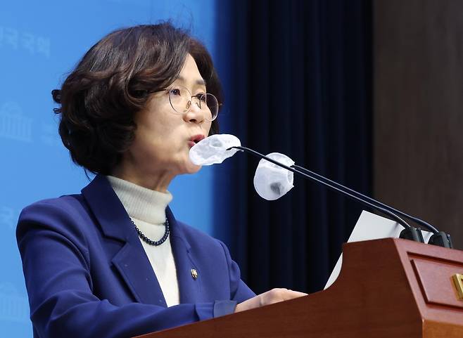 더불어민주당 권인숙 전 의원이 지난해 소통관에서 발언하고 있다. 뉴시스