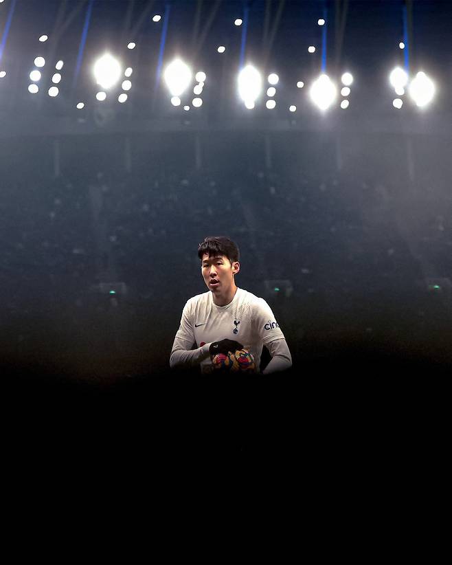 EPL 사무국은 토트넘과 10년 동행을 마친 ‘리빙 레전드’ 손흥민을 집중 조명하며 찬사를 보냈다. 사진출처｜EPL 페이스북
