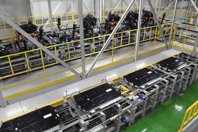 현대차 아산공장에 있는 고전압 배터리 조립 공정 라인. 현대차 제공