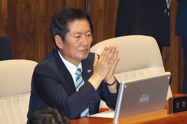 정청래 더불어민주당 대표가 4일 오후 서울 여의도 국회에서 열린 본회의에 참석해 있다. /뉴스1