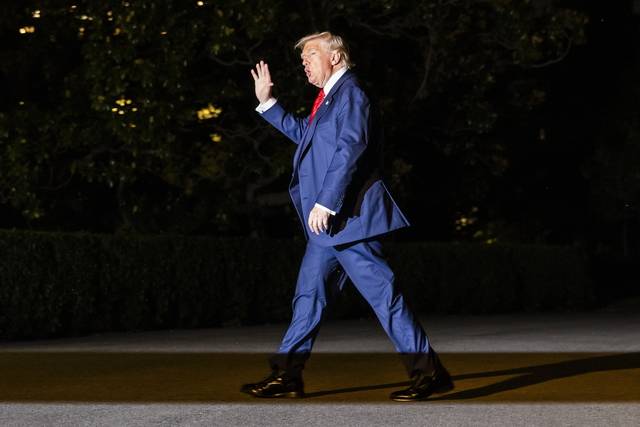 지난 3일 도널드 트럼프 미국 대통령이 뉴저지 베드민스터에서 휴가를 마치고 백악관으로 복귀하고 있다. [연합뉴스]