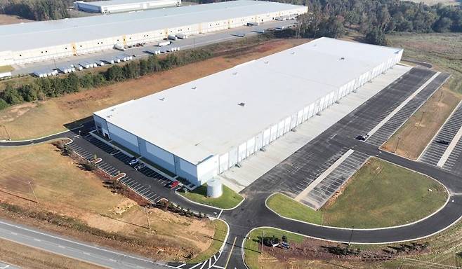 최근 우리나라 해양·금융 공공기관인 한국해양진흥공사가 ‘글로벌 물류·공급망 투자펀드’를 통해 미국 애틀란타 내에 1만평 규모의 물류센터를 매입하는 데 성공했다. 이를 통해 국내 물류기업들의 새로운 북미 동부지역 거점이 생겼다. 한국해양진흥공사 제공