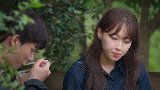 ‘모태솔로지만 연애는 하고 싶어’ 출연자 재윤(왼쪽), 지연(오른쪽) (사진=넷플릭스 제공)