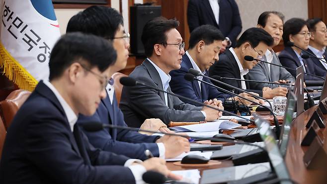 김민석 총리, 국무회의 주재