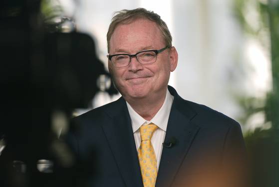 케빈 해셋 미국 백악관 국가경제위원회(NEC) 위원장이 지난달 10일(현지시간) 워싱턴 DC 백악관에서 방송 인터뷰를 하고 있다. AP=연합뉴스