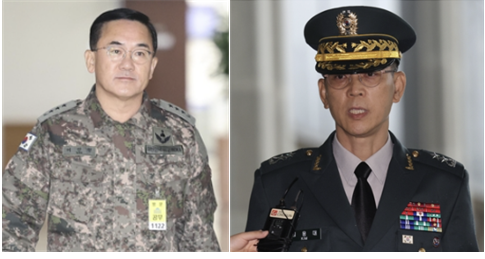 여인형 전 국군방첩사령관(좌)과 김용대 드론작전사령관. 경향신문 자료사진