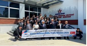 중소벤처기업부 경남지방중소벤처기업청은 한국방위산업진흥회, 창원산업진흥원, BNK경남은행과 함께 최근 튀르키예 이스탄불에서 IDEF 2025에서 2025 경남 방산중소기업 튀르키예 수출상담회를 진행했다. 경남중기청 제공