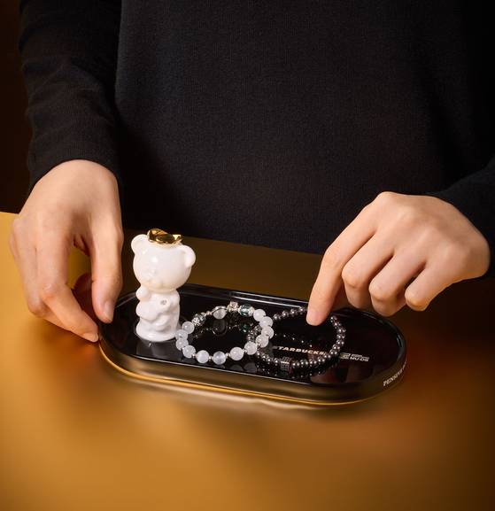 New Starbucks merchandise inspired by the National Museum of Korea's ″Room of Quiet Contemplation″ exhibition [STARBUCKS KOREA]