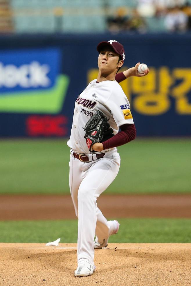 프로야구 키움 안우진이 2023년 7월 11일 고척스카이돔에서 열린 KT와의 경기에서 역투하고 있다. 연합뉴스