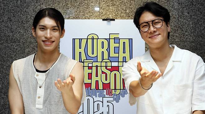 휴먼스탕스 안무가 조재혁(오른쪽)과 한국무용가 김시원.  김호영 기자