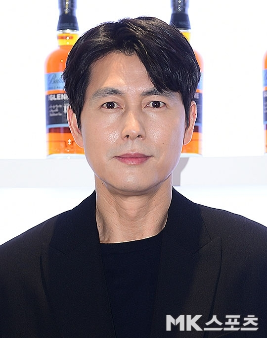 배우 정우성이 일반인 여자친구와 혼인신고를 마쳤다는 소식이 5일 오전 전해졌다. 사진=천정환 기자