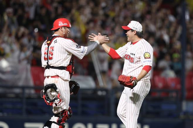 KIA 타이거즈 한재승(오른쪽)과 한준수. /사진=KIA 타이거즈 제공