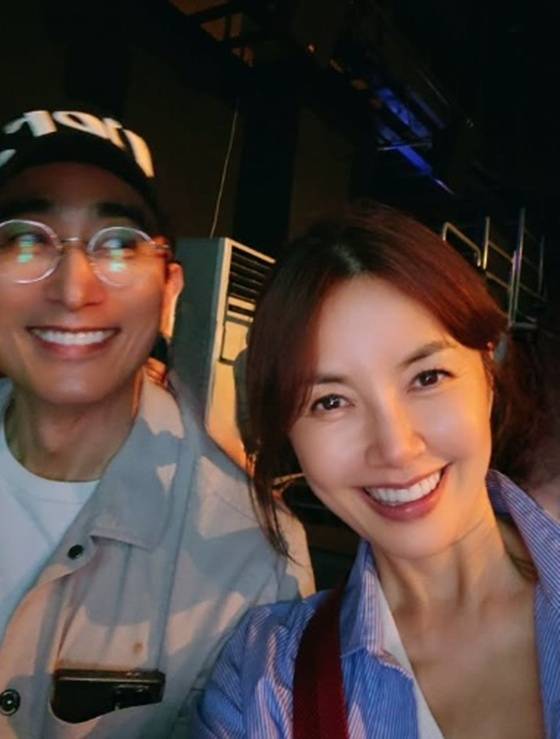 신애라, ♥차인표 작가상 축하 