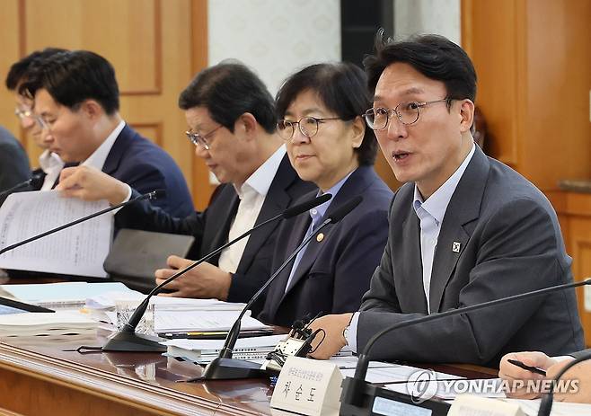 김민석 국무총리, 바이오헬스혁신위 모두발언 (서울=연합뉴스) 이정훈 기자 = 김민석 국무총리가 5일 서울 종로구 정부서울청사에서 열린 제7차 바이오헬스혁신위원회에서 모두발언을 하고 있다. 2025.8.5 uwg806@yna.co.kr