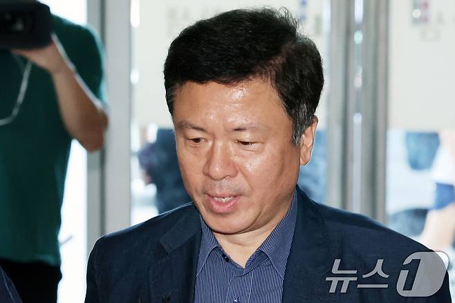 전하규 국방부 대변인이 5일 오전 서울 서초구 순직해병 특검(특별검사 이명현)으로 참고인 조사를 위해 출석하고 있다. 2025.8.5/뉴스1 ⓒ News1 황기선 기자