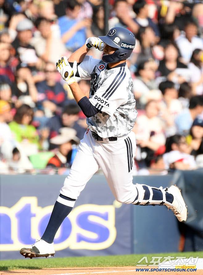 6일 잠실구장에서 열린 두산 베어스와 롯데 자이언츠의 경기. 2회말 1사 두산 김대한이 솔로포를 날린 뒤 환호하고 있다. 잠실=박재만 기자 pjm@sportschosun.com/2025.06.06/