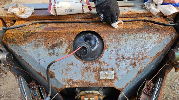 케이스 안쪽에 브라운고나 거치 철도 장난 아니게 녹슨 상황이었다