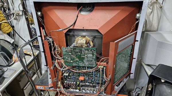 이렇게 조립된 모습을 보니 거의 마무리가 된 것 같은 느낌이다