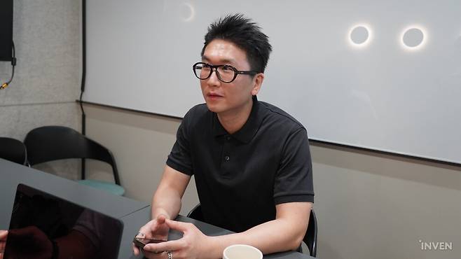 ▲ "조각난 파편들을 맞춰가며 거대한 진실에 다가가는 재미를 느낄 수 있을 것"