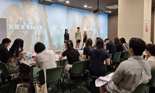 젝시믹스 26 SS 글로벌 수주회 전경. 젝시믹스