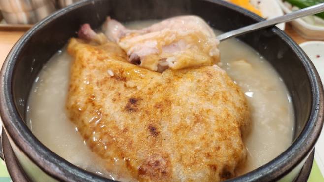 한민본가누룽지삼계탕은 보양식 시즌인 7, 8월에는 삼계탕 단일 메뉴만 판매한다. /사진=다이어리알