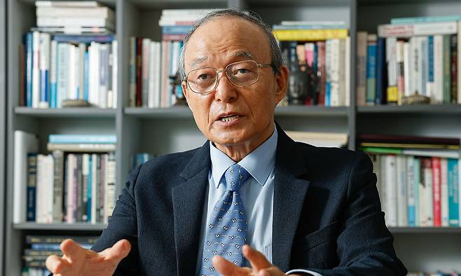 송민순 전 외교통상부 장관이 지난 7월 31일 새 정부 첫 한·미 정상회담과 관련, 이재명 대통령에게 “미래 비전을 갖추고 결기 있게 임해달라”고 주문하고 있다. 최상수 기자