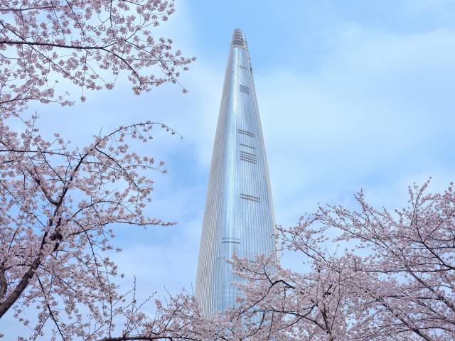 포브스트래블가이드와 라리스트 평가에서 국내 3위를 차지한 서울 송파구 시그니엘 서울 전경. 사진 제공=롯데호텔앤리조트