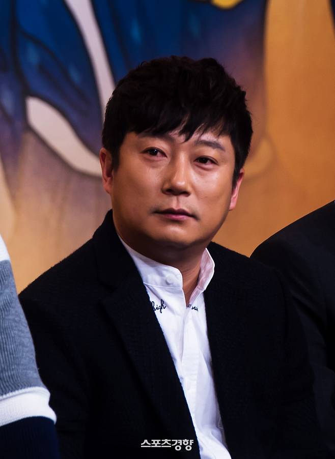 부친상을 당한 방송인 이수근. 사진 이선명 기자 57km@kyunghyang.com