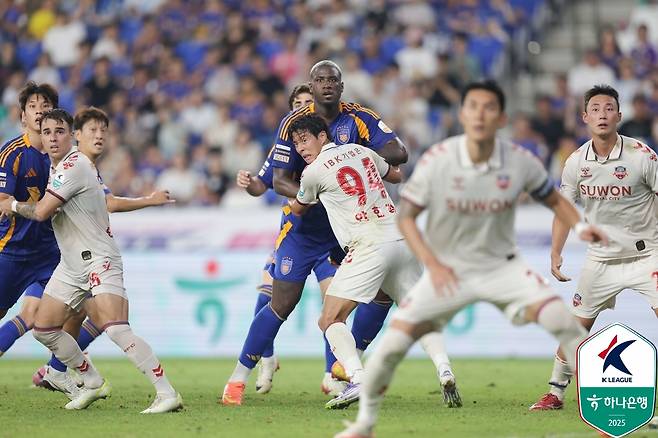 지난 2일 울산문수축구경기장에서 열린 울산 HD-수원FC전 경기 모습. /사진=한국프로축구연맹 제공